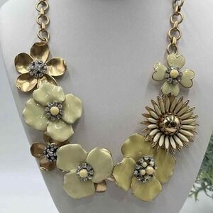 Stella & Dot Bloom Necklace Enameled Flowers Glass Stones Cream Brushed Gold‎